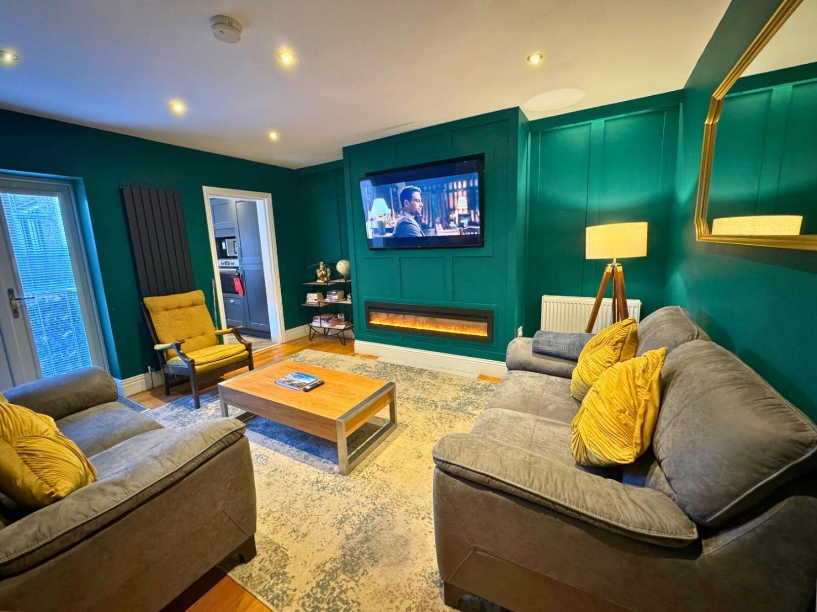 Hot Tub, Free Parking, Near Shops & Restaurants, Location 1M To City Jesmond Exterior foto