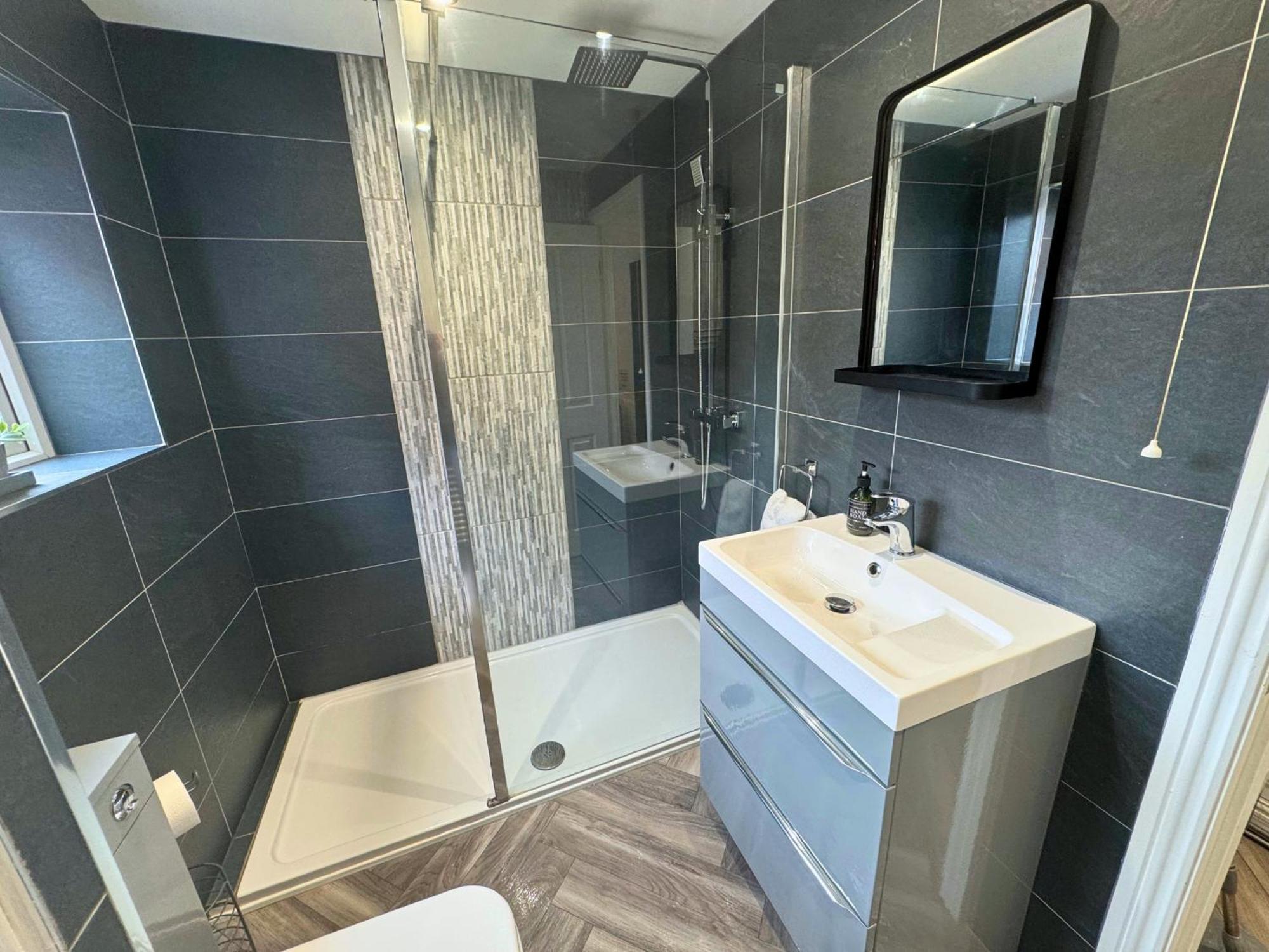 Hot Tub, Free Parking, Near Shops & Restaurants, Location 1M To City Jesmond Exterior foto