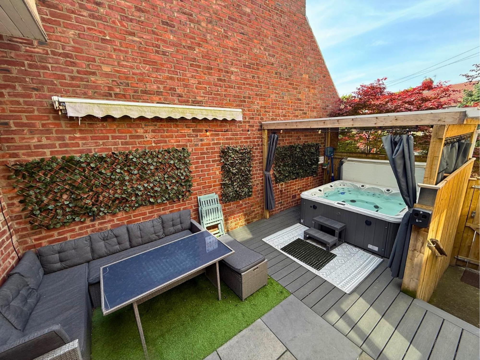 Hot Tub, Free Parking, Near Shops & Restaurants, Location 1M To City Jesmond Exterior foto